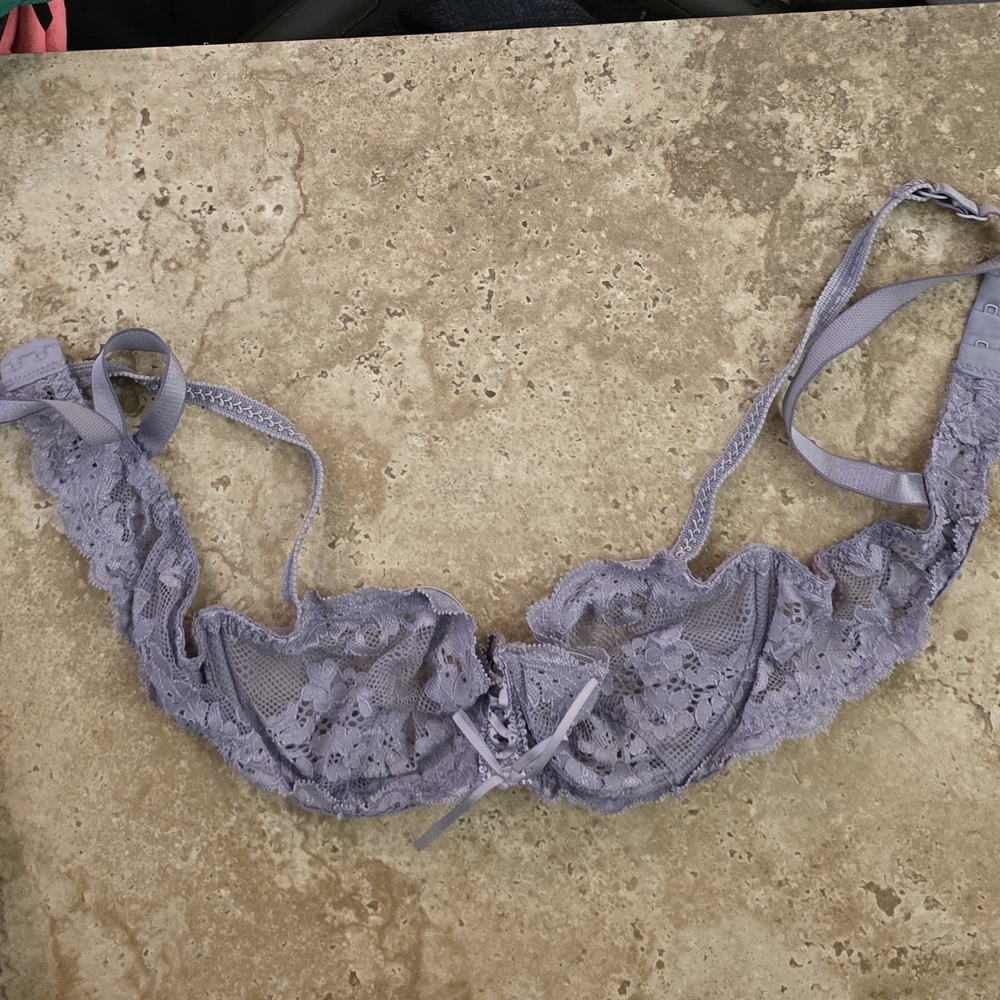 Lace Underwire Bra in Lavender